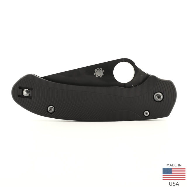 Spyderco Para 3 LW aluminum scale, Type III hardcoat anodize in Black, Flow Path pattern