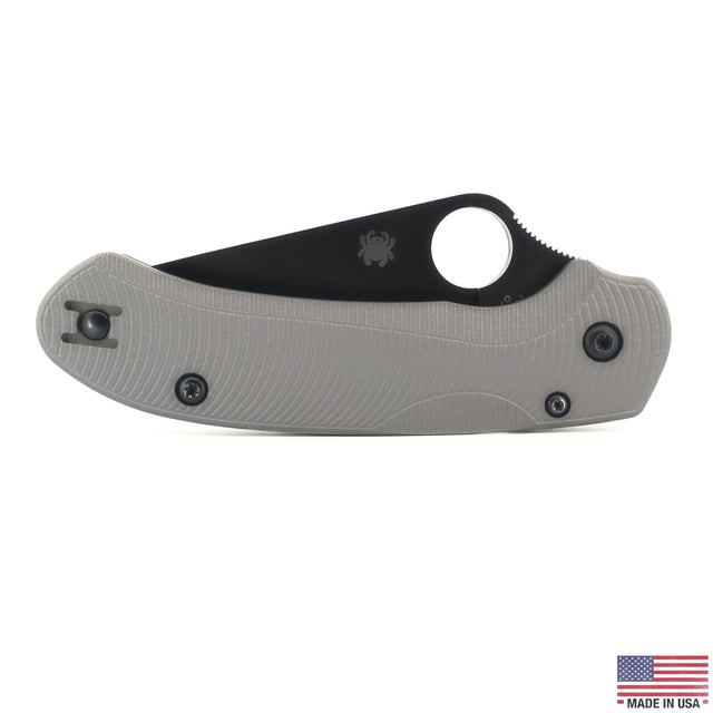 Spyderco Para 3 LW aluminum scale, Type III hardcoat anodize in Stone Gray, Flow Path pattern